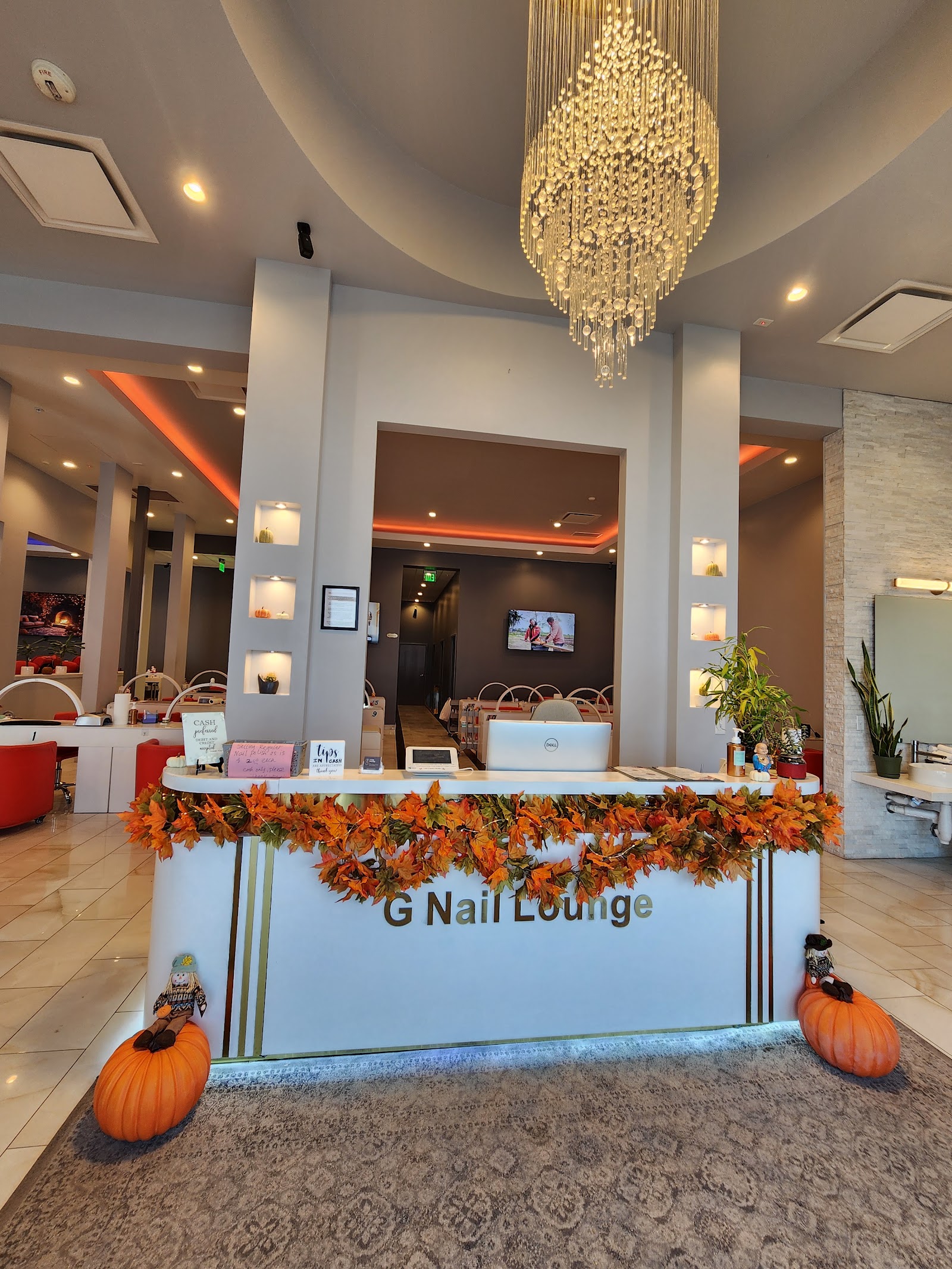 G Nail Lounge nail photo 2